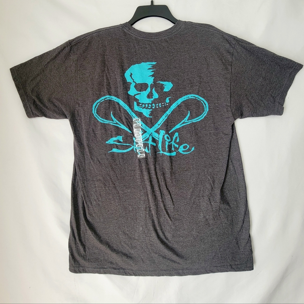 Salt Life Men's Skull And Hooks T-Shirt - Picture 7 of 7